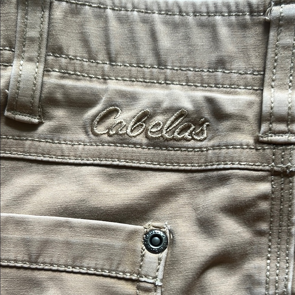 Cabela's Men's Cargo Pants in Khaki